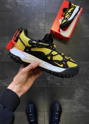 Мужские кроссовки желтые с черным зимние nike acg mountain fly yellow