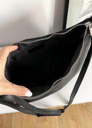 Женская кожаная черная вместительная сумка с 2-мя ремнями, vera pelle италия8 фото