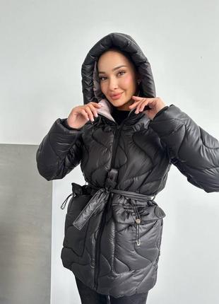 Зимняя куртка с поясом стеганое2 фото