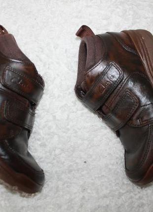 Шкіряні черевички фірми clarks розмір 26 за устілкою 17 см.3 фото
