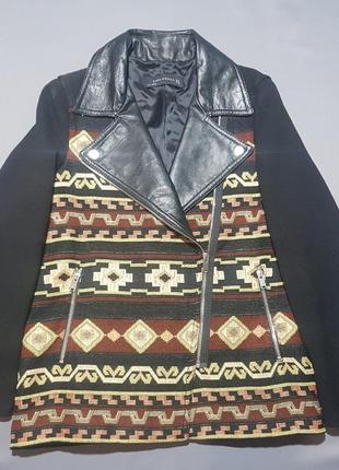 Оригинальная женская куртка с орнаментом zara women