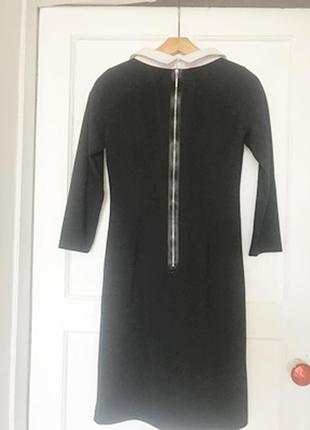 Элегантное черное платье миди с белым воротничком от виктории бекхэм8 фото