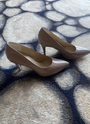 Польські лаковані туфлі