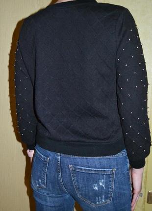 Черный свитер пуловер с бусинами клепками серебрянными7 фото