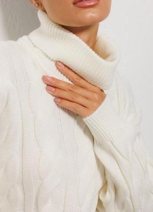 Жіночий в'язаний светр молочний із великими косами  modna kazka mkar200251-55 фото