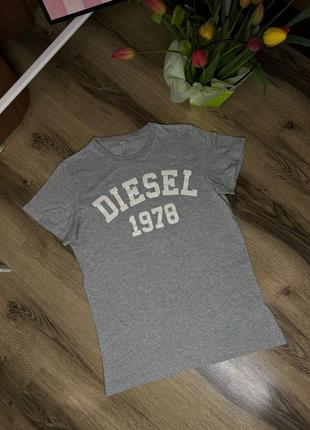 Женская футболка diesel1 фото