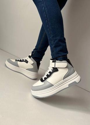 Кроссовки женские зимние