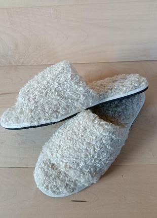 Теплі домашні капці тапочки asos. нові