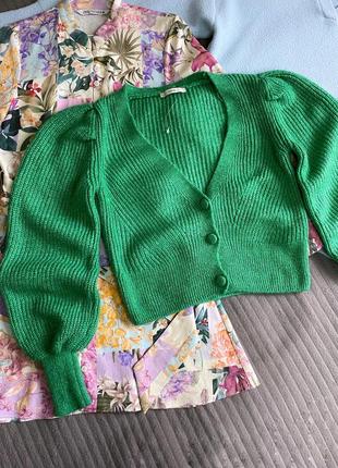 Зелений кардиган светр