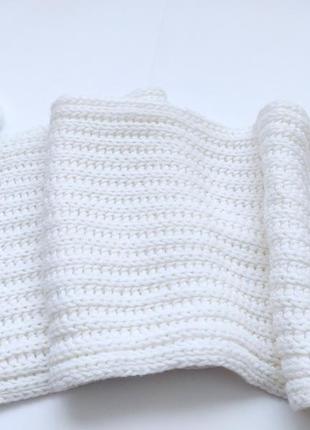 Белый шарф фактурной вязки с бахромой шарф женский зимний2 фото