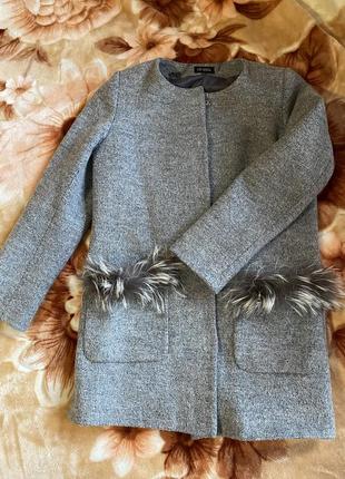 Легке пальто