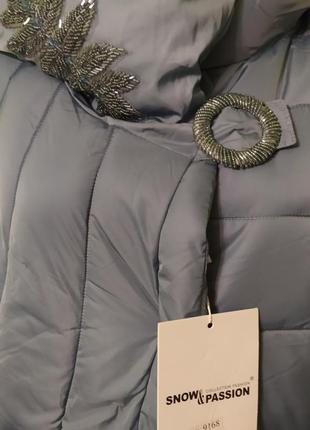Куртка пальто демисезонное, зимнее курточка осень- евро зима наполнитель синтепон, вышивка на воротнике цвет серо-голубой2 фото