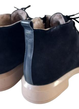 Замшеві черевики жіночі на плоскому ходу синього кольору.3 фото