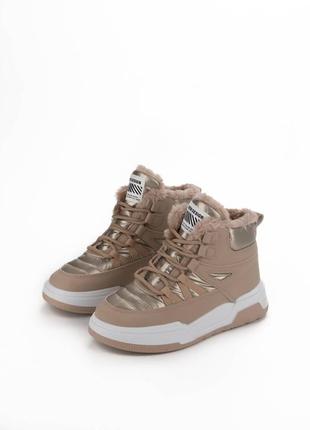 Бежевые зимние кроссовки