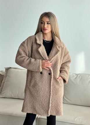 Теплая шуба пальто барашек на ватине с подкладкой тепла зимняя свободного прямого кроя на пуговицах с карманами4 фото