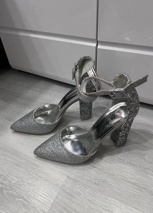 Туфли серебряные3 фото
