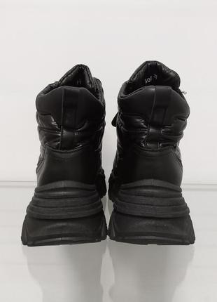 Женские зимние высокие черные кроссовки на платформе7 фото
