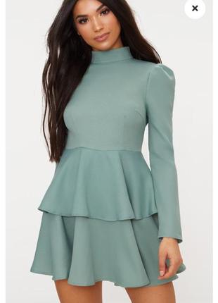 Нове шикарне плаття prettylittlething