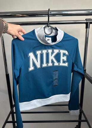 Лонгслив nike женский sportswear team long sleeve cropped t-shirt blue dq6624-460
оригинал3 фото