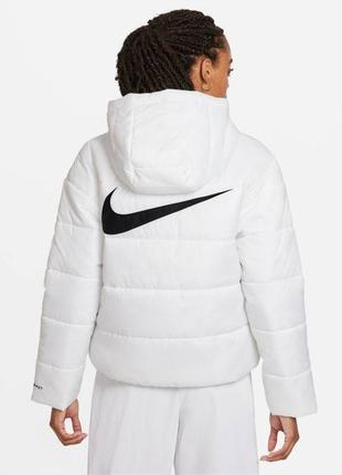 Пуховик nike женский nsw tf rpl classic hd jkt white dj6995-100
оригинал2 фото