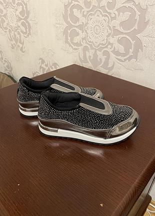 Кроссовки детские