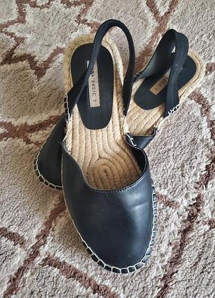 Босоножки фирменные zara
