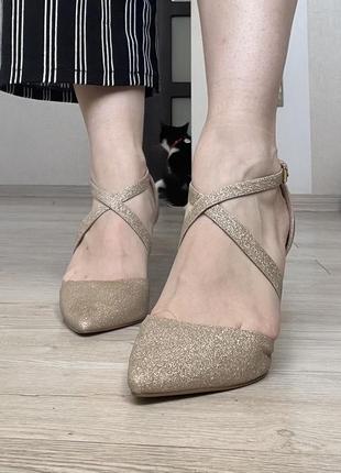 Новые золотисто розовые каблуки туфли на шпильках 39 р2 фото