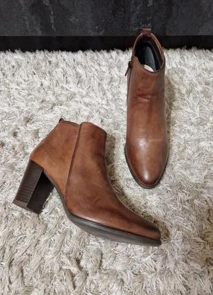 Ботинки andre нат.кожа р.39. маломерят.