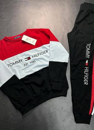 Жіночий костюм tommy hilfiger1 фото