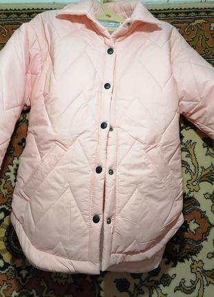 Куртка розового цвета новая