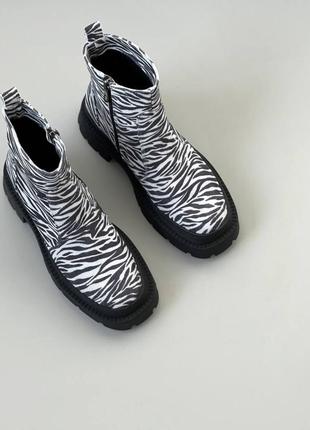 Ботинки зебра на овчине2 фото