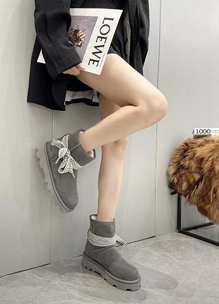 Ugg 4