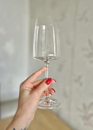 Квадратный бокал для красного вина