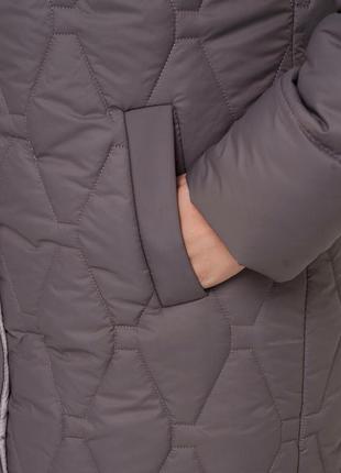 Красивое зимнее женское пальто из стеганой плащевки с капюшоном, для пышных форм5 фото