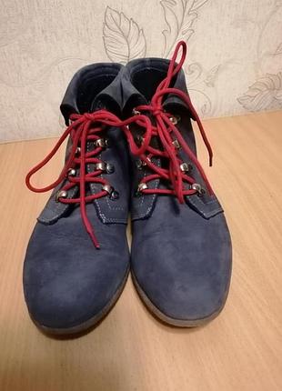 Ботинки польща натуральная замшевая кожа.