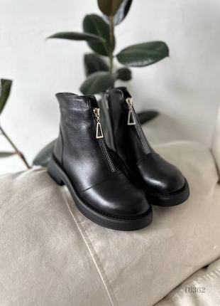 Натуральные кожаные демисезонные черные ботинки внутри байка2 фото