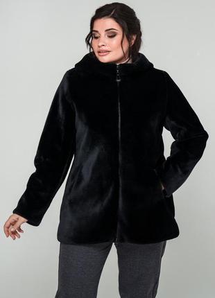 Элегантная женская зимняя шубка черного цвета из искусственного меха с капюшоном, большие размеры7 фото
