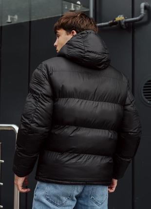 Черная однотонная зимняя куртка staff all black2 фото