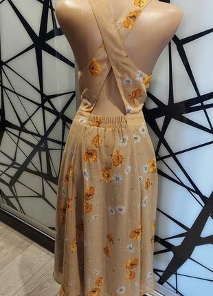 Шифоновое платье миди в цветочный принт на пуговицах с отложным воротником 44-467 фото
