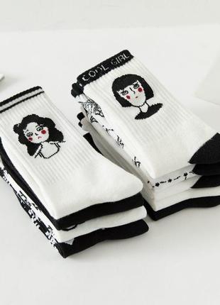 Набір шкарпеток з принтом дівчат1 фото