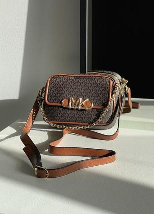 Женская сумка michael kors  декор цепочка в коричневом цвете корс топ