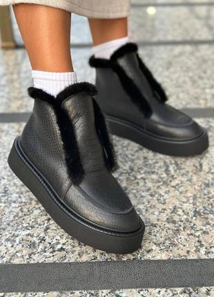 Черные кожаные ботинки с опушением из норки цвет на выбор
