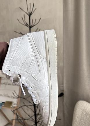 Кроссовки jordan air jordan 1 mid белые кожа унисекс оригинал 7,5 р, 24,5 см3 фото