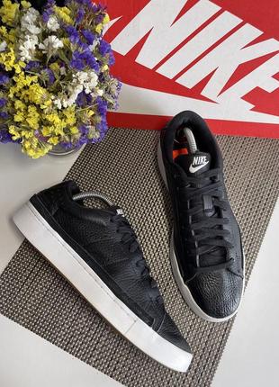 Оригинальные кожаные кроссовки nike