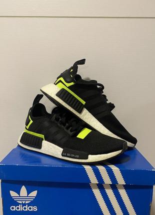 Кроссовки adidas nmd r1 black bd7751