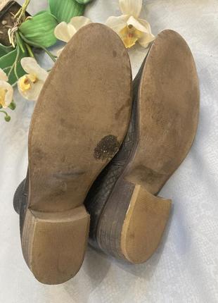 Кожаные ботинки казаки в стиле zara clarks8 фото