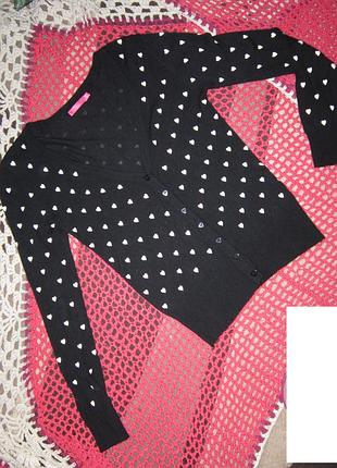 Кофта в сердечках