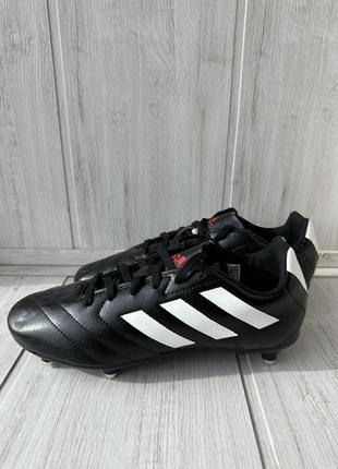 Фирменные бутсы adidas.38.5