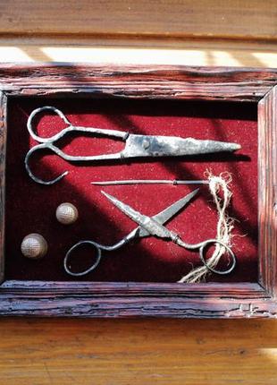 Шикарна картина з антикварними ножицями 18 століття