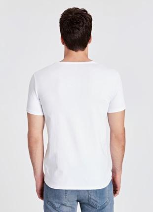 Біла чоловіча футболка lc waikiki / лз вайкікі з круглим вирізом3 фото